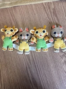 Lotto di 4 coniglietti Mcdonalds 2020 peluche imbottiti mini giraffa per giocattolo Happy Meal bambino - Foto 1 di 6