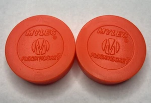 Mylec Bodenhockey leichte Pucks - 2er-Pack - Bild 1 von 1