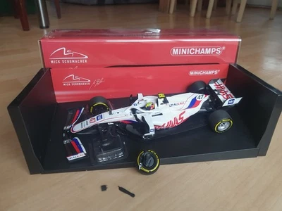 F1 HAAS Team VF-21 Schuhmacher #47 Bahrain GP 2021 Minichamps 1 18 RAR Limitiert - Bild 1 von 4