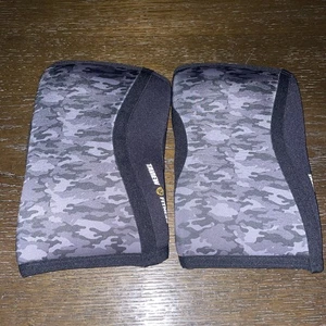 NEU Herren Knie Sleeve Large Powerlifting, Bodybuilding, Gewichtheben schwarz Camouflage - Bild 1 von 3