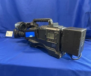Panasonic AJ-SPC700P Camcorder w/ Canon eIFXS Lens AJ-MC700P Mic Powers On -Read - Picture 1 of 24