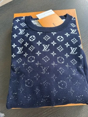 Authentic Men’s Louis Vuitton Hombre Navy Blue LV Logo Sweater Size XL - Image 1 of 4