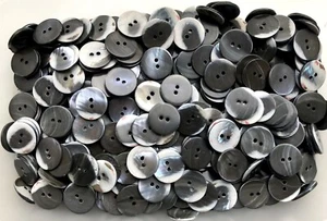 20mm 32L Silver Gunmetal Grey Shell Natural Pearlescent 2 Hole Craft Buttons S87 - Picture 1 of 1