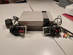 Nintendo Entertainment System NES Console Lot 2 Controllers, Cables - Picture 1 of 9