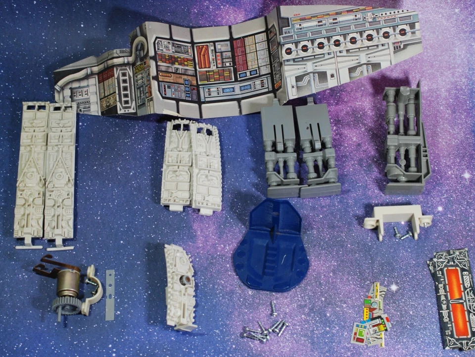 VINTAGE STAR WARS MILLENNIUM FALCON PARTS KENNER screws panel mount landing gear - Image 1 of 1