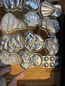 Lot (7) Wilton Cake Pans Vintage Cartoon Characters Disney TMNT Flintstones Yogi - Picture 1 of 11