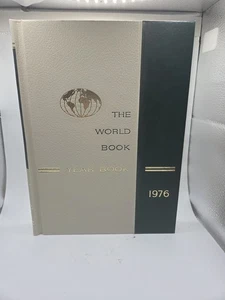 The World Book: Vintage Year Book 1976 Reviewing Of The Events Of 1975 - Picture 1 of 2