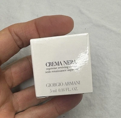 Crema ligera reviviente Giorgio Armani Crema Nera Supreme MINI 0,16 oz 5 ml nueva en caja Foto 1 de 4