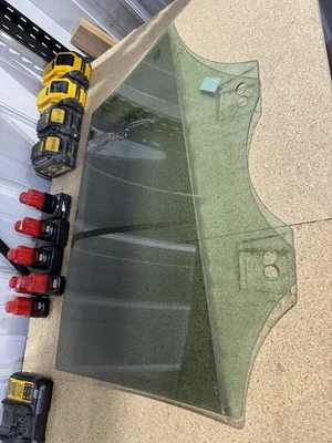 Audi S5 2018 ventana trasera pasajero Foto 1 de 3