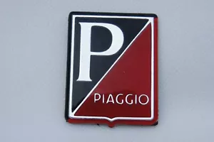 VESPA Piaggio Adhesive Badge Decal Black/Red - Picture 1 of 1