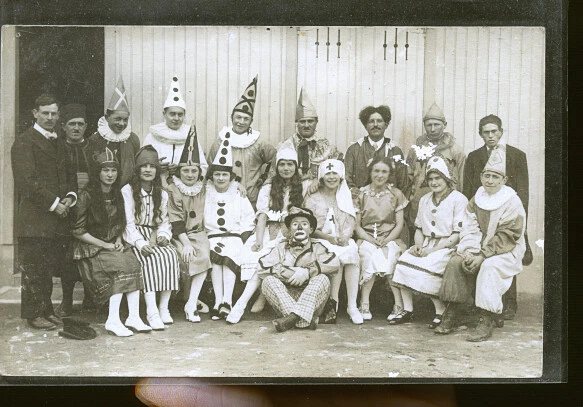 BOUY CAVALCADE - Photo 1/1