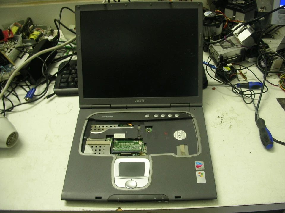 Acer TravelMate 660 ZI2 662LCi - Image 1 of 1