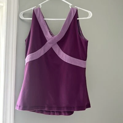 Lululemon 女式紫色双色锻炼背心,尺寸 M? — 第 1/4 张图片