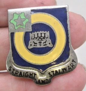 Vintage US Military 41st Infantry Regiment Insignia Pin - Straight and Stalwart - Picture 1 of 3
