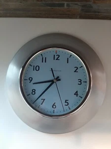 Vintage Ingraham Wall Clock 12Inch Battery Operated - Picture 1 of 3