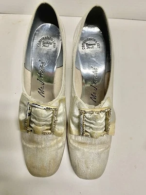 ZAPATOS MUJER VINTAGE PLATEADOS COJOS RETRO AÑOS 60’s Talla 7 ¡TENGO MÁS! Foto 1 de 4