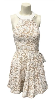 Novo com etiquetas B Darlin vestido skatista branco nude renda halter juniores costas abertas tamanho 3/4 - Imagem 1 de 4