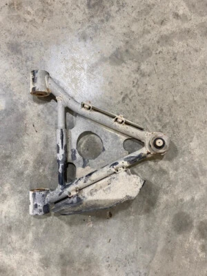 Brazo inferior izquierdo Kawasaki Prairie 300 4x4 99 A 39007-1275 Foto 1 de 2