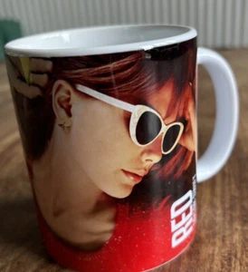 TAYLOR SWIFT - RED - NEW PROMO MUG / ONLY GIVEN TO PEOPLE AT THE RECORD COMPANY - Picture 1 of 3