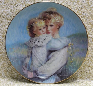 Vintage Piatto W J George Brenda Burke 1989 Precious Embrace 8,5” come nuovo - Foto 1 di 9