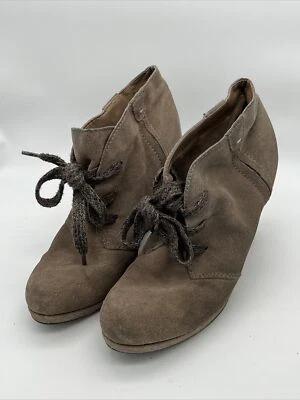 Botines de cuña Dolce Vita beige gamuza con cordones talla 9,5 Foto 1 de 4