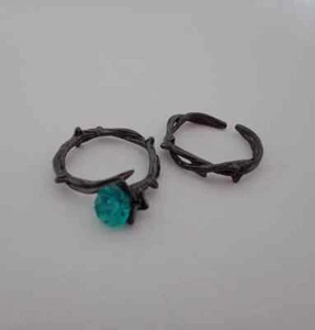 Juego de anillos de fantasía ajustables color hierro para mujer con una rosa azul claro - Imagen 1 de 1