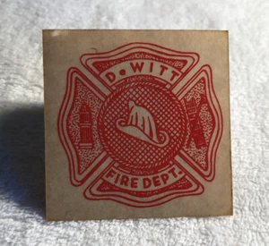 Vintage Dewitt New York Feuerwehr Fenster Aufkleber abziehen und drücken ~~2" x 2"~~ - Bild 1 von 3