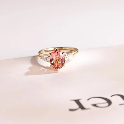 Alianza ovalada de diamantes y zafiros rosados naturales ovalados de 2,50 quilates de oro amarillo de 14 quilates talla 8 Foto 1 de 4