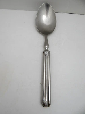 Cuchara para servir Pottery Barn Toulouse acero inoxidable Portugal 9 1/8" Foto 1 de 4