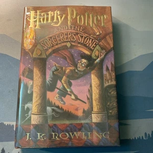 HARRY POTTER and the SORCERER’s STONE, J.K. Rowling 1st Edition 25th Print 1998 - Imagen 1 de 22