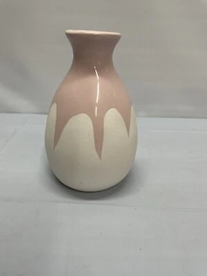 Gorgeous Isaac Mizrahi Loves XO Sienna Pink & White Drip 8" Vase - Image 1 of 3