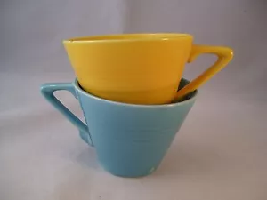 Harlequin Fiesta HLC Yellow & Blue 2 Tea Cups Homer Laughlin Company USA Vintage - Picture 1 of 4