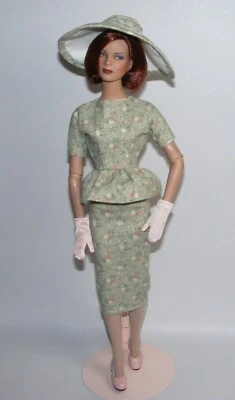 Tonner Tyler Wentworth ПЕРЕКРАСИТЬ кукла в шикарный наряд - Изображение 1 из 4