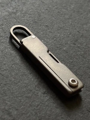 Mini Taschenmesser aus Titanlegierung | Ultraleicht | EDC Anhänger | Titan - Bild 1 von 4