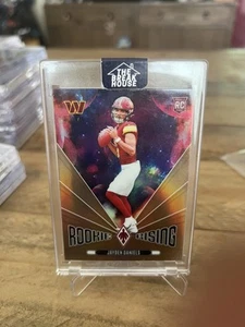 2024 PANINI PHOENIX - JAYDEN DANIELS - ROOKIE RISING - BRONZE /75 - #RR-JDS - Picture 1 of 2