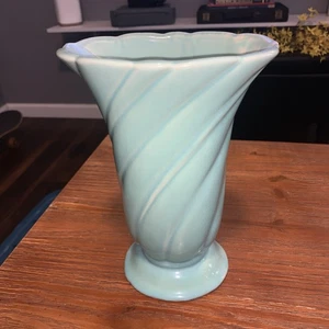 Shawnee USA Pottery Swirl Vase Turquoise Green - ca 1940s 10" Tall - Picture 1 of 6