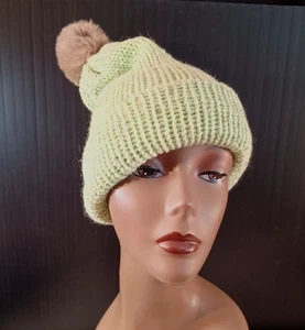 Handmade Strickmütze One Size mit Bommel - Neu - Bild 1 von 3