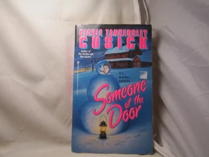 Richie Tankersley Cusick, Someone at the Door, PB Book, Good-Shape, 1994. - Foto 1 di 4