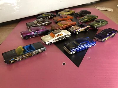 Hot Wheels Lotto Macchine Vecchie Old Americane Lowride Cars 14 Cars - Immagine 1 di 4