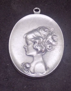 Ciondolo stile Art Nouveau in peltro 2" ritratto di donna donna vintage (402) - Foto 1 di 3