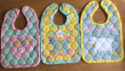 3 paños de rizo de tela de babero de bebé preacolchado con estampado de abrazos vintage para completar y coser Foto 1 de 4