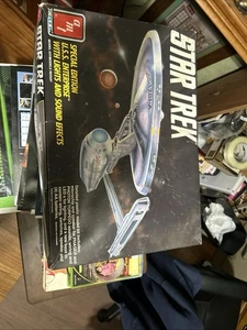 U.S.S. Enterprise Star Trek Modellbausatz Special Edition mit Licht & Sound L0400 - Bild 1 von 6