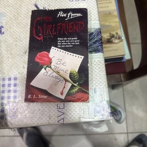 The Girlfriend by R.L.Stine (Scholastic, 1992 - Point Horror Paperback) - Picture 1 of 5