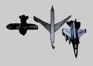 3 Flugzeug Spielzeug - F-16 Fighting Falcon - Boeing 777 Flugzeug - Bild 1 von 4