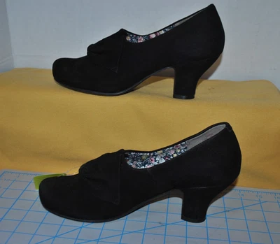 NUEVO SIN CAJA HOTTER s UK6 US 8 DONNA Negro Gamuza Zapatos de Corte Gatito Tacones Inglaterra Retro Foto 1 de 4