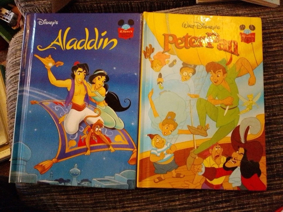 2 Books - Disney's Aladdin And Peter Pan - Image 1 of 1