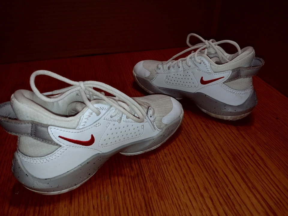 Children's Nike Zoom Freak 2 White/Black / Gray  Sneakers Shoes, Size 11.5C - Image 1 of 4