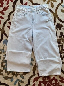 NWT Women’s SO Wide Leg Super High Rise The 90’s Jean Light Wash Size 11/30W - Picture 1 of 8