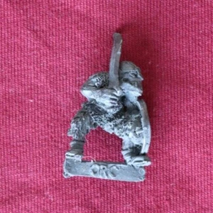 Citadel Miniatures Herr der Ringe ME-51 (02)v1 Orks des Roten Auges m. Schwert B - Bild 1 von 1