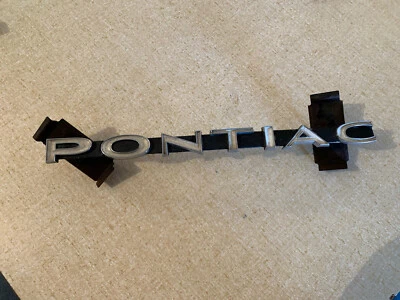 1965 PONTIAC GTO LEMANS TEMPEST GM 原始设备制造商格栅刺绣徽章 9780163 — 第 1/4 张图片